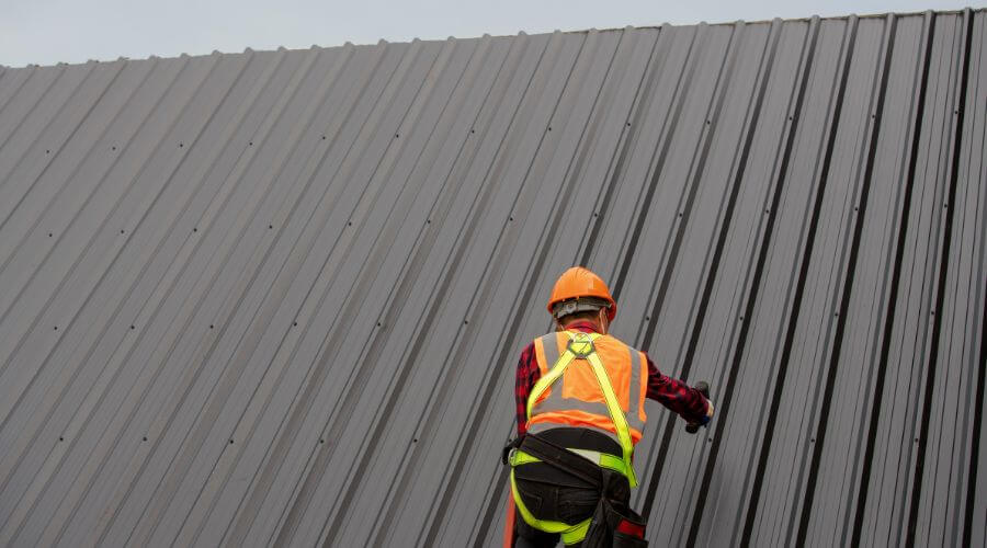 Professional gutter cleaning in San Acacia, NM